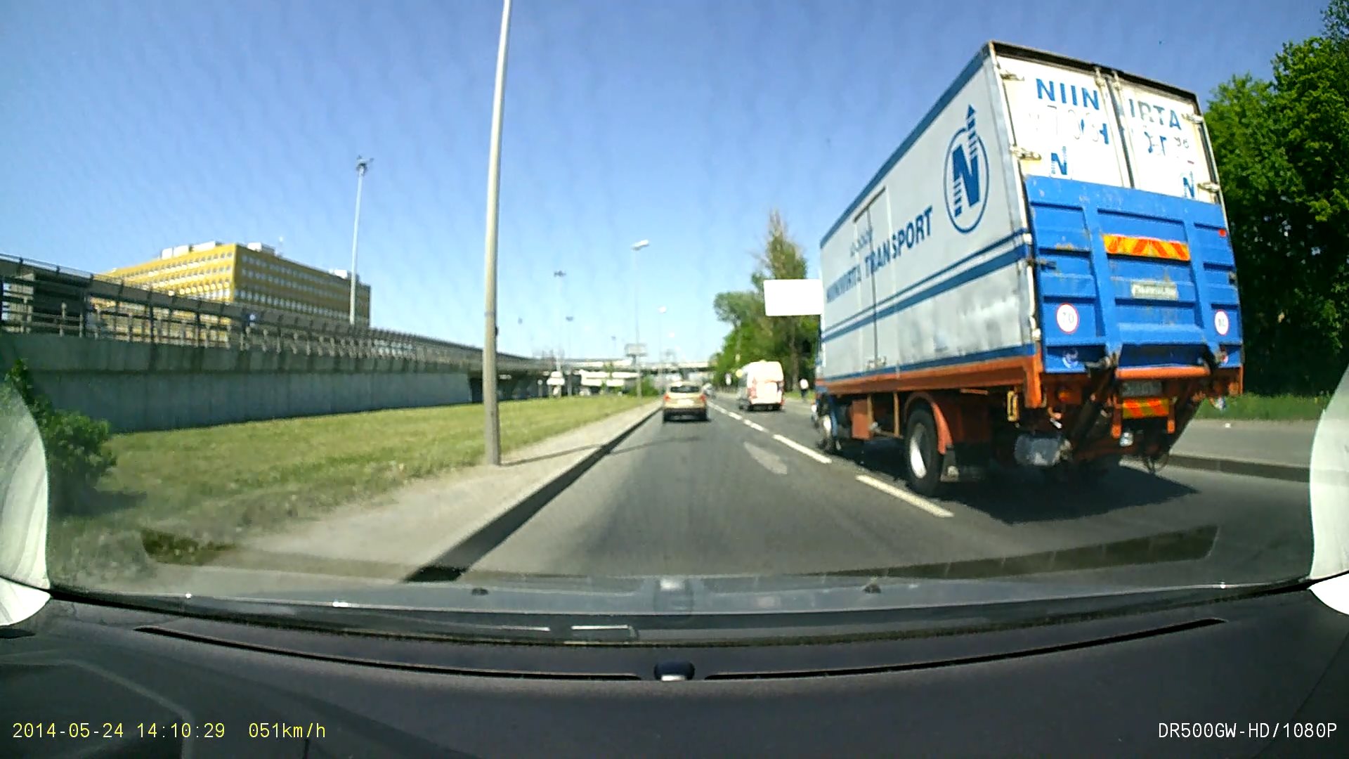 20140524_141023_N.mp4_snapshot_00.05_[2014.05.25_15.50.06].jpg
